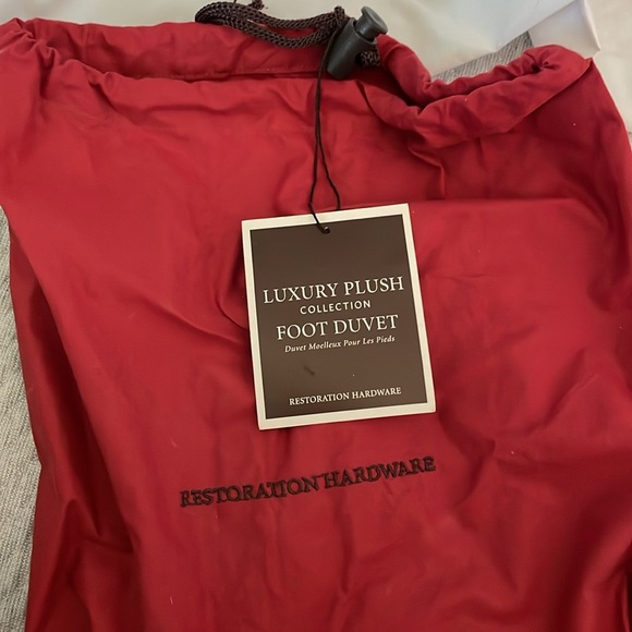 2 Pairs of Restoration Hardware Foot Duvets, large size - Picture 8 of 8